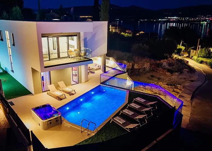 Semesterbostad Beautiful In Arbanija Trogir
