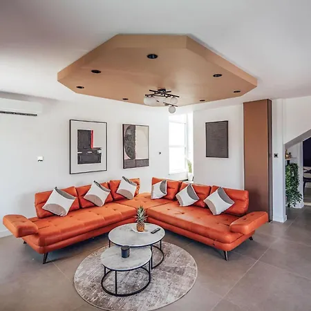 Beautiful In Arbanija Hébergement de vacances Trogir