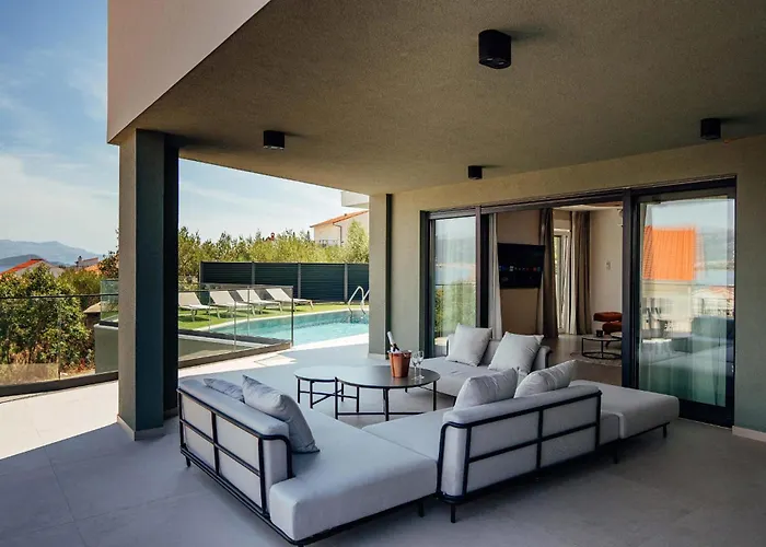 Holiday home Beautiful In Arbanija Trogir