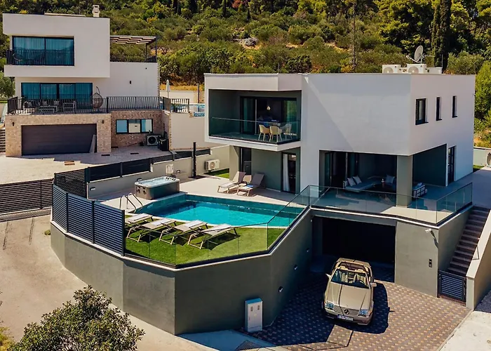 Ferienhaus Beautiful In Arbanija