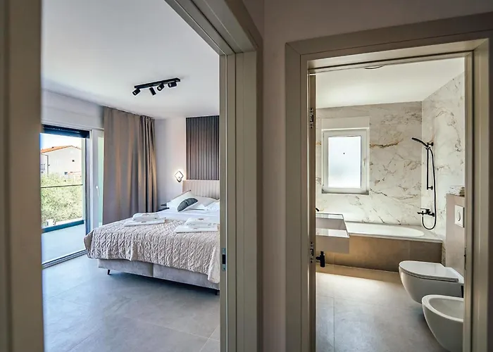 Beautiful In Arbanija Ferienhaus Trogir